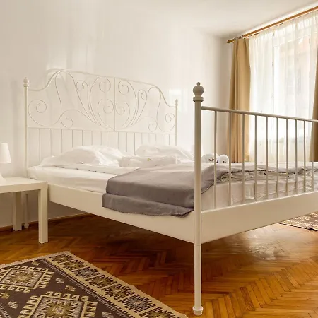 Apartment White Moon